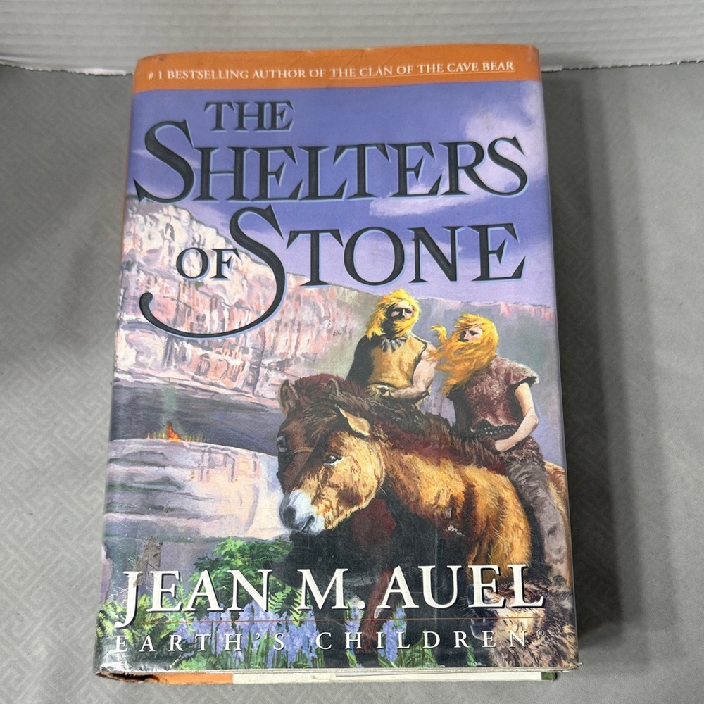 The Shelters of Stone Vintage Book by Jean M Auel From The Earth’s Children Saga